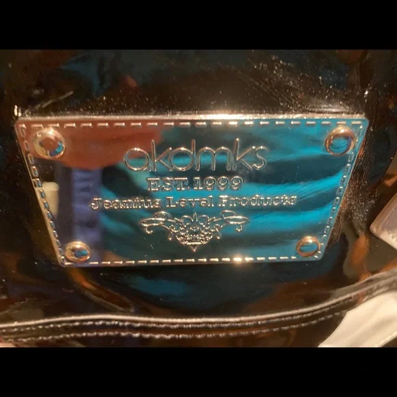 AKDMKS Black and White Handbag - Picture 2 of 9